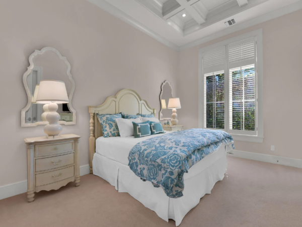 Luxury Coastal Retreat in Naples - Perfect For Your Next Vacation